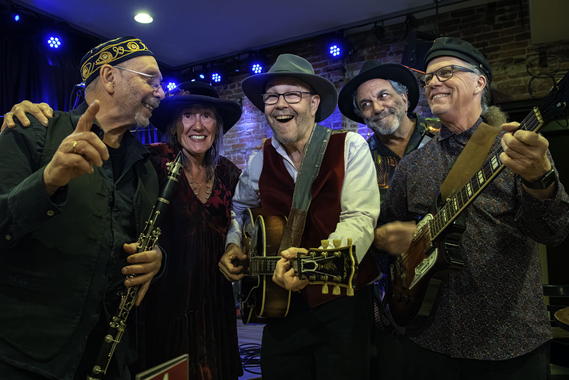 Annie_-Hedonists-D8_34523